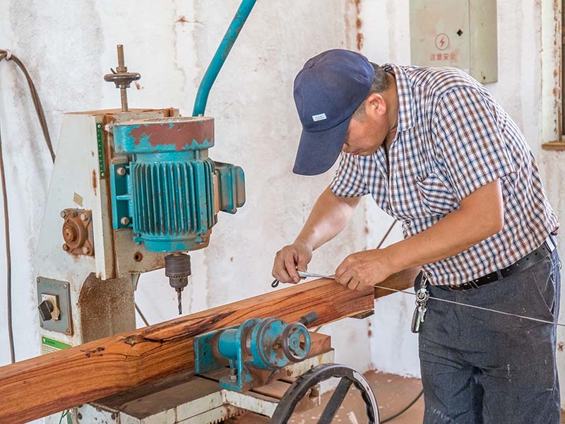 衡水楼梯地板柜门的油漆修复-10
