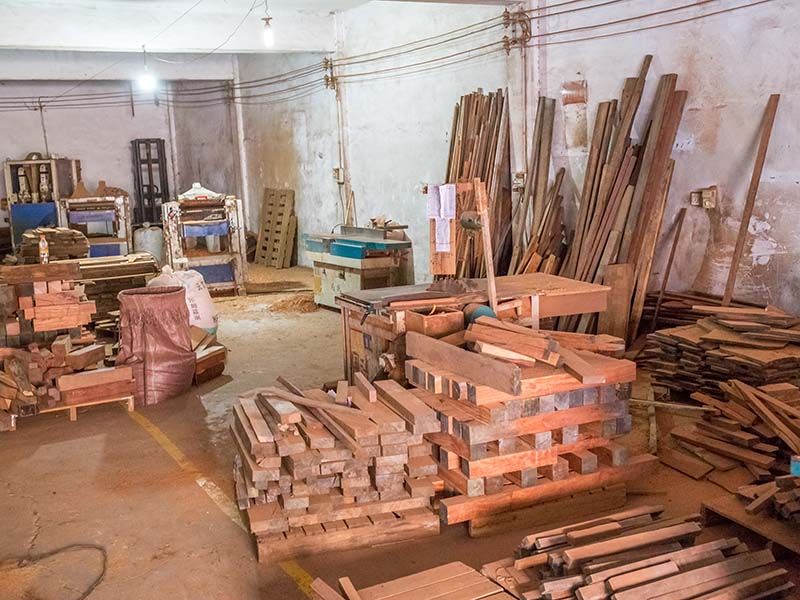 衡水楼梯地板柜门的油漆修复-09